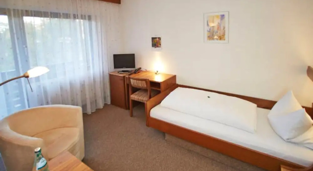 Hotel Markgraf, Забронировать Отель Бад-Беллинген Markgräflerland