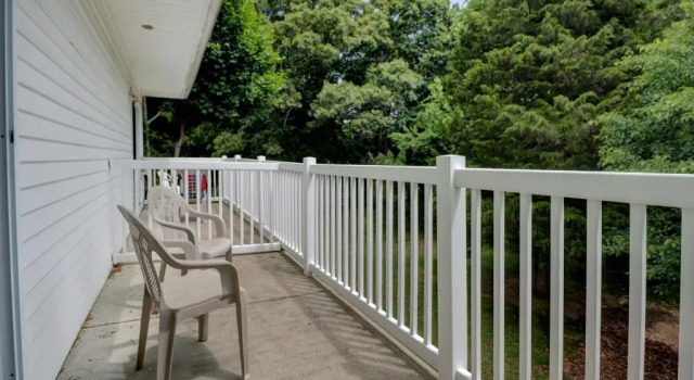 Четырёхместный номер Standard Hamilton Village Inn