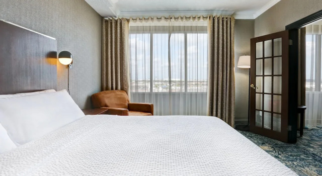 Four Points by Sheraton Toronto Mississauga, Varaa Hotelli Mississauga 