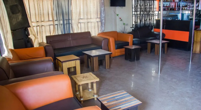 Lukham Crown Hotel, Rezervovat Hotel Hotely v Lagos State s parkováním, Parkování