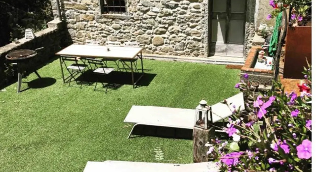 Коттедж Charming Mill by Pescia River w/ Garden