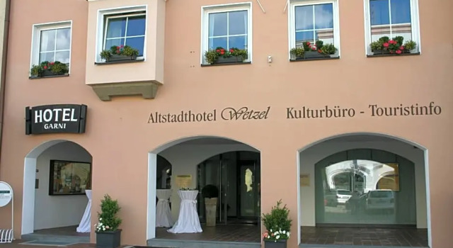 Altstadthotel Wetzel, Varaa Hotelli Hotellit Baijeri pysäköinnillä, Pysäköinti