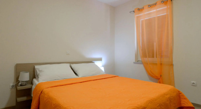 Apartment in Ljubac With Barbecue