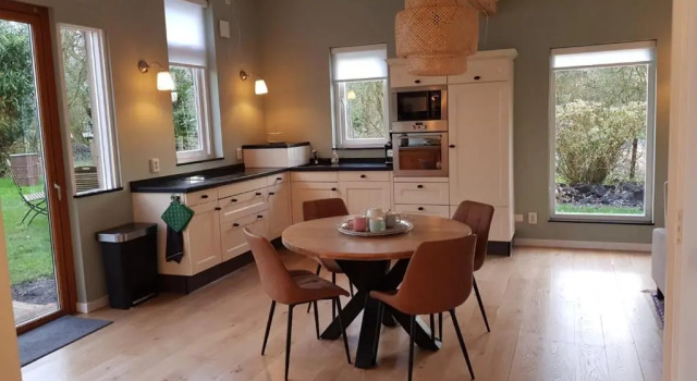 Farmhouse Lodge Giethoorn, Rezerwuj Hotel Giethoorn Salland