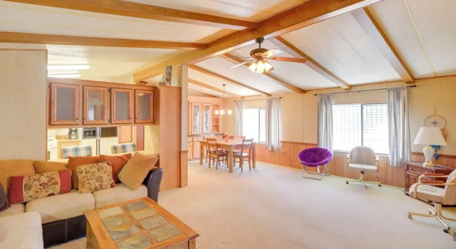 Bullhead City Home w/ Fire Pit - Walk to CO River!, Забронировать Дом для отпуска Виллы Буллхед-Сити, Вилла