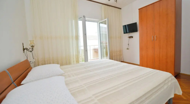 Spacious 4 Apartment for 5 Persons w 2 Terraces, 2 Bedrooms, 2 Bathrooms