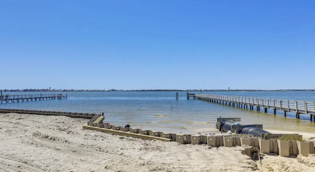 Beach, Pier Access! Pet-friendly Crystal Coast Gem