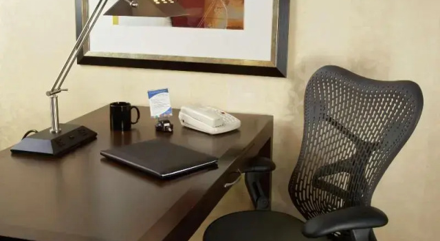 Номер Standard Hilton Garden Inn Edmonton International Airport