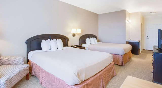 Baymont by Wyndham Waunakee, Book Hotel Hoteller i Merrimac med parkering, Parkering