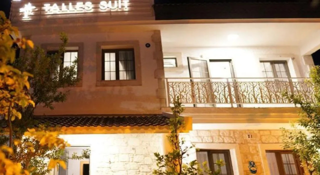 Talles Suit
