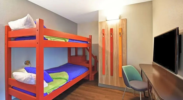 Трёхместный люкс Tru by Hilton Pigeon Forge, TN