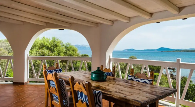 Вилла с 3 комнатами с балконом Cala Sassari