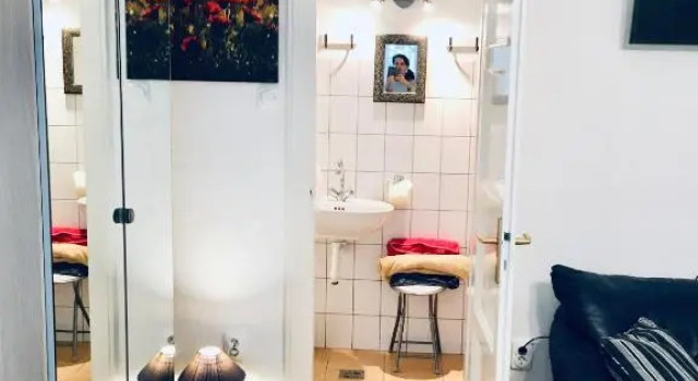 Romantic studio in the hills of Budapest, Varaa Hotelli Budapest Budapest