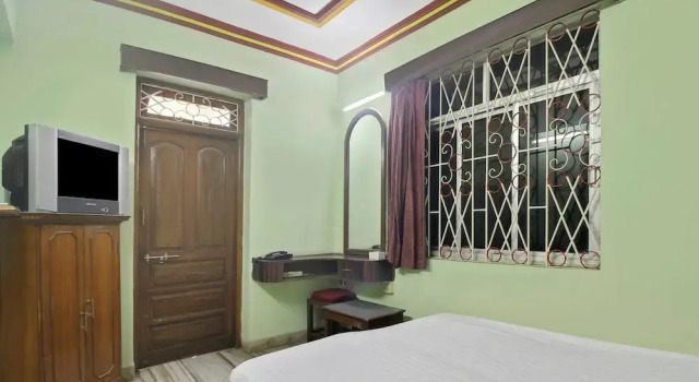 Hotel Saaj by OYO Rooms, Prenota Hotel South Goa Goa