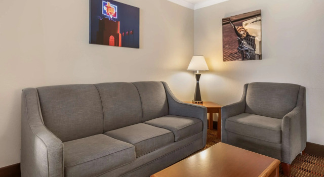 Четырёхместный люкс Best Western Club House Inn & Suites