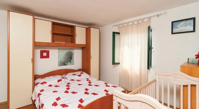 Amazing Home in Mirca with Hot Tub, WiFi & 4 Bedrooms