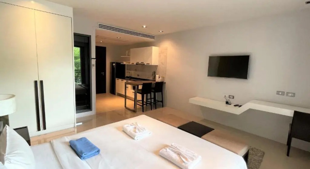 Студия Standard Private apartment at Emerald Terrace