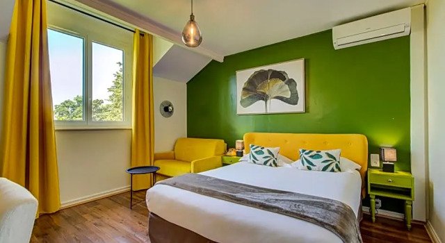 Номер Superior Logis Hotel Le Blason de Provence
