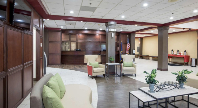 Clarion Hotel Detroit Metro Airport
