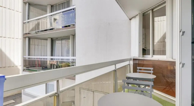Апартаменты Chic And Spacious Apart with Parking