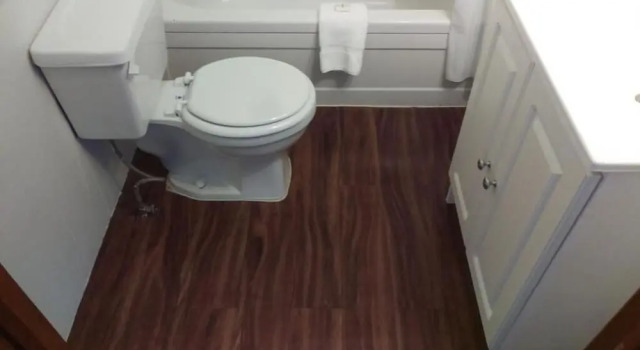 Четырёхместный номер Comfort Bay Lake Inn (Frontiersman Motel)