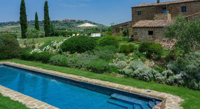 Villa Pienza, Val dOrcia luxury accommodation with pool and Ac for 12 persons, Book Villa Pienza Val d'Orcia