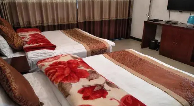 Номер Standard Jiayuan Inn