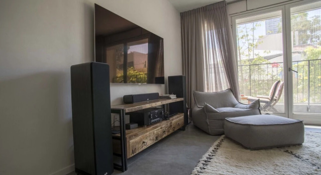 Sasson & Co Luxury apartment Neve Tsedek, Забронировать Апартаменты/квартира Тель-Авив Тель-Авивский округ, рядом с Independence Hall Museum
