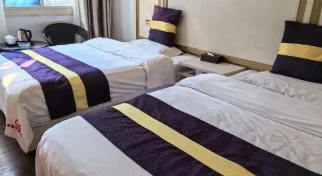 Номер Standard King Home Hotel