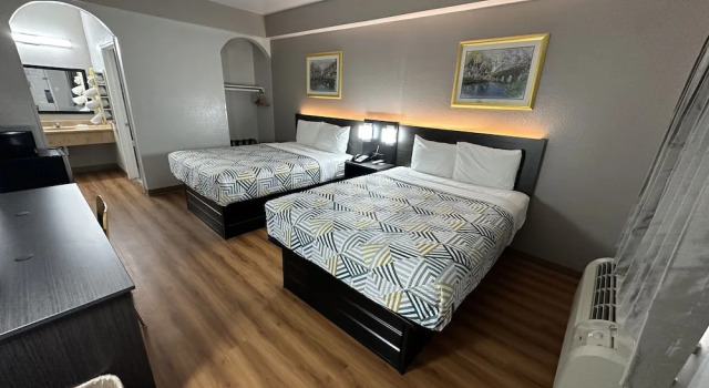 Четырёхместный номер Deluxe Motel 6 Alvarado TX