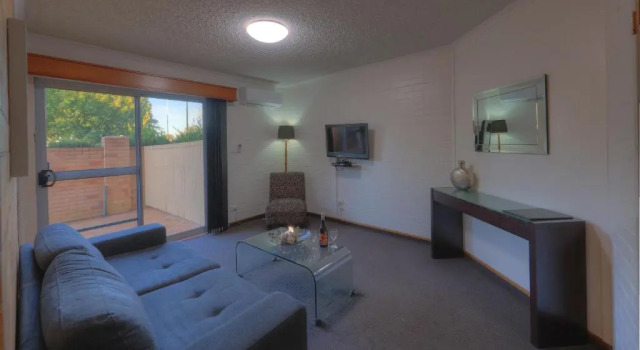 Апартаменты c 1 комнатой Cousins Motor Inn