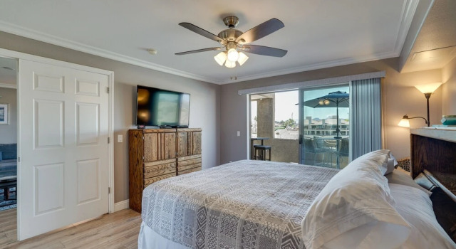 Waterfront Condo w/ Pool Access in Lake Havasu, Забронировать Апартаменты/квартира Лейк-Хавасу-Сити штат Аризона