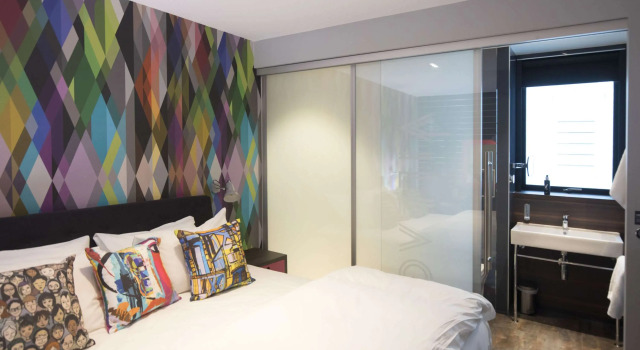 Клубный номер Standard Village Hotel Bristol