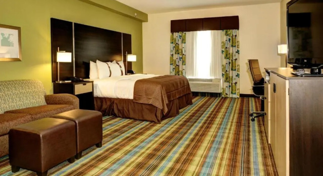 Двухместный номер Executive Holiday Inn Christiansburg Blacksburg by IHG