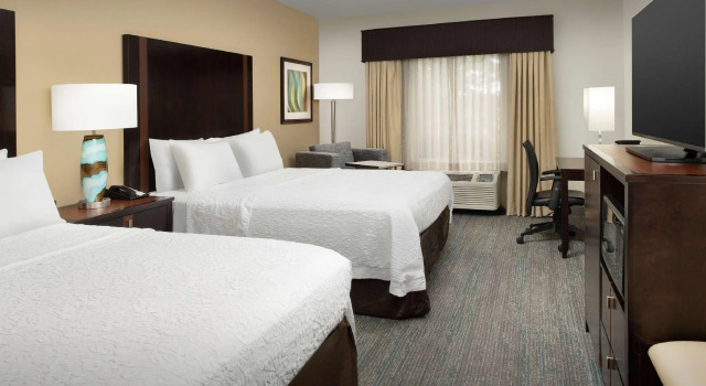 Четырёхместный номер Standard Hampton Inn & Suites Alpharetta-Windward