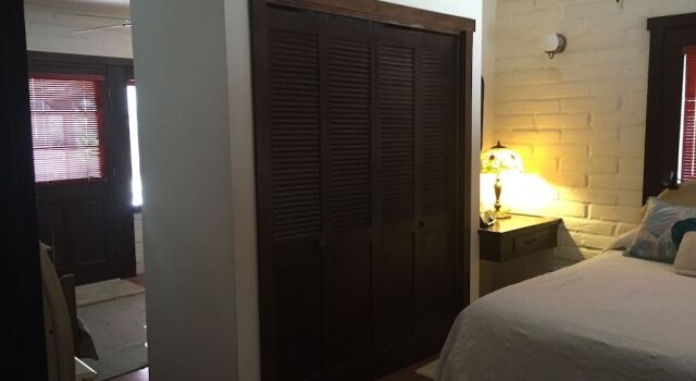 Desert Oasis B&B, Book Bed and Breakfast Hoteller i Tucson med parkering, Parkering
