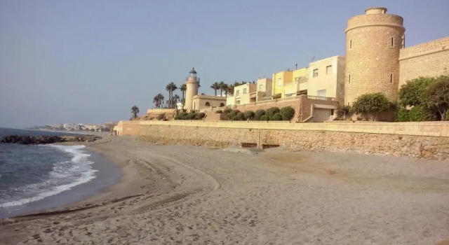 Апартаменты Apartamento con piscina y terraza a 50 metros de la playa