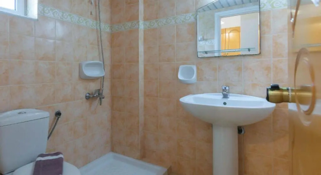 Трёхместный номер Standard с балконом Dinos Hotel