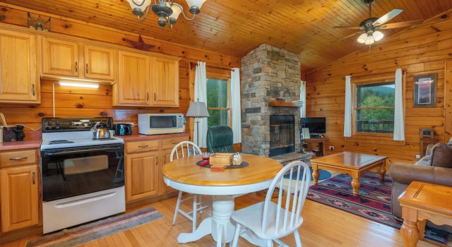 Номер Standard с балконом Engadine Inn and Cabins