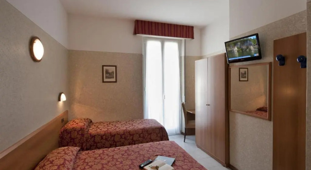 Двухместный номер Standard с балконом Hotel Boston