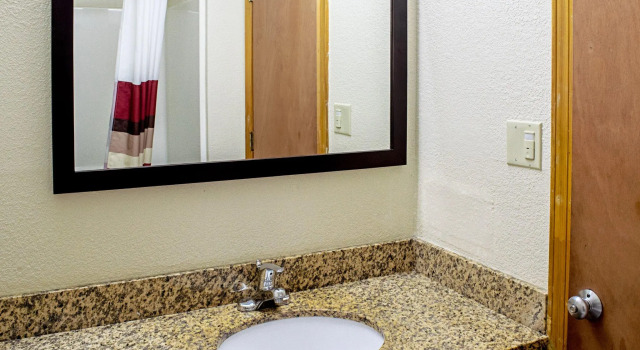 Четырёхместный номер Deluxe Red Roof Inn & Suites Middletown - Franklin