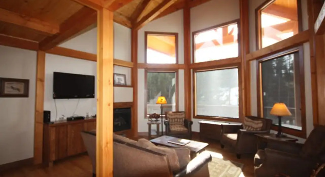 100 Crown Drive 4 Bedrooms 3.5 Bathrooms Home, Rezerwuj Dom wakacyjny Hotele w Vail Ski z parkingiem, Parking