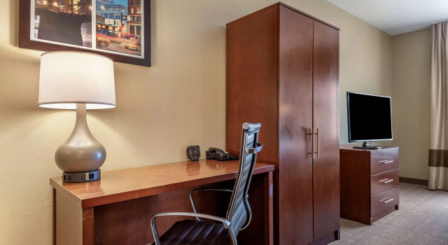 Двухместный люкс Comfort Suites Mason near Kings Island