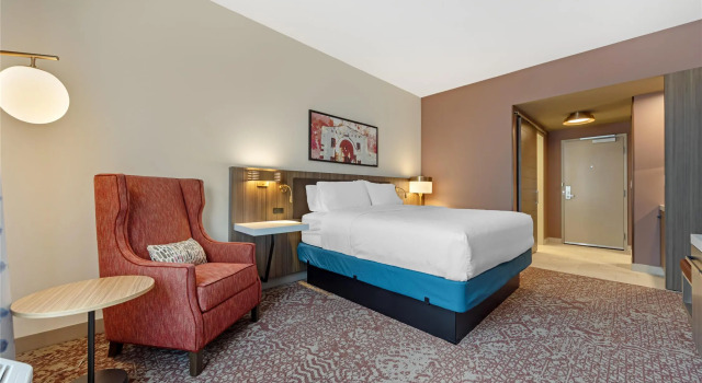 Номер Standard Hilton Garden Inn Media