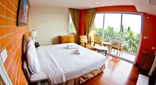 Номер Deluxe The Sea Bangsaen Hotel