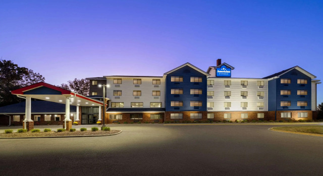 AmericInn Hotel and Suites - Inver Grove Heights, Varaa Hotelli Hotellit Minnesota pysäköinnillä, Pysäköinti
