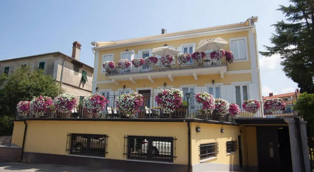 Апартаменты с 3 комнатами Central apartments near the Beach
