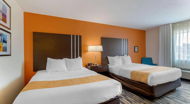 Четырёхместный номер Standard Quality Inn & Suites Keokuk North