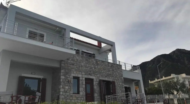 Light blue house 3 Apartments