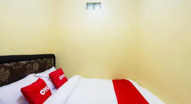 Standard room OYO 2957 Erlina Homestay